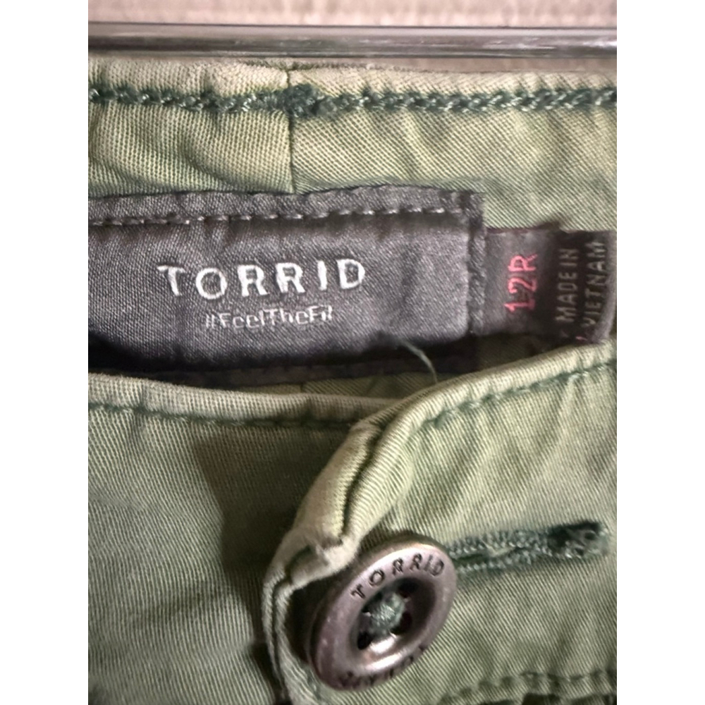 Women's TORRID Green Wide Leg Cargo Pants 12R - Picture 3 of 5